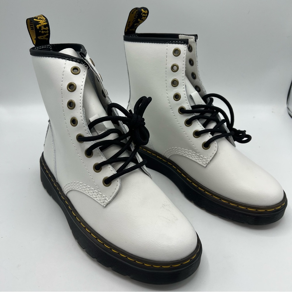 NWT Dr Martens Zavala Combat Boots in White